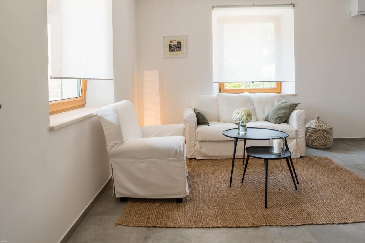 Appartement L'Abbraccio Della Quercia à Momjan Extérieur photo