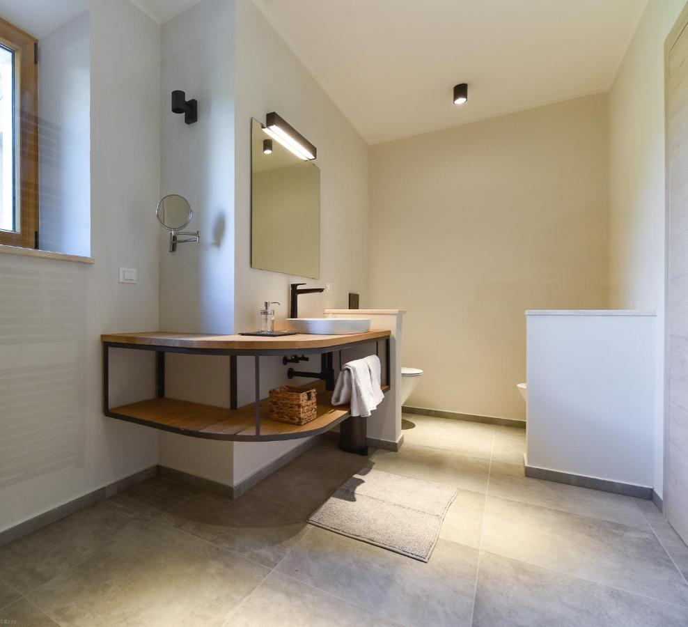 Appartement L'Abbraccio Della Quercia à Momjan Extérieur photo